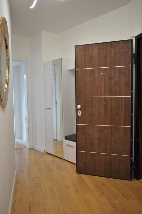 Top Center Apartment Gramophone With Private Parking Burgas Exterior foto